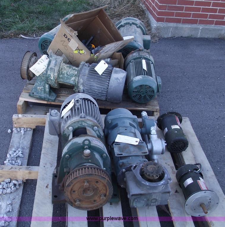 image for item E9552 (2) Pallets of electric motors