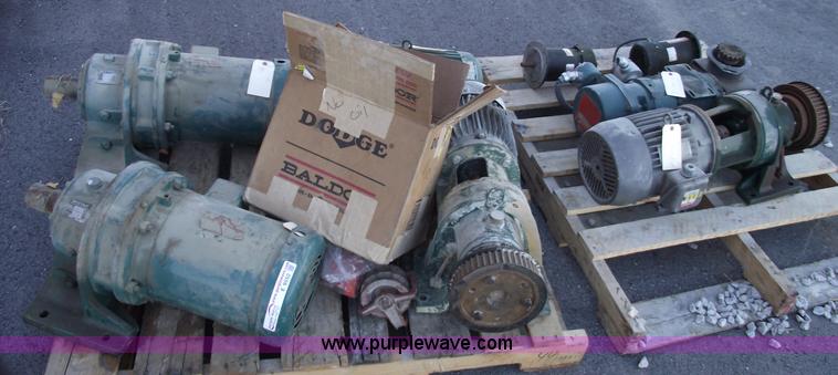 image for item E9552 (2) Pallets of electric motors