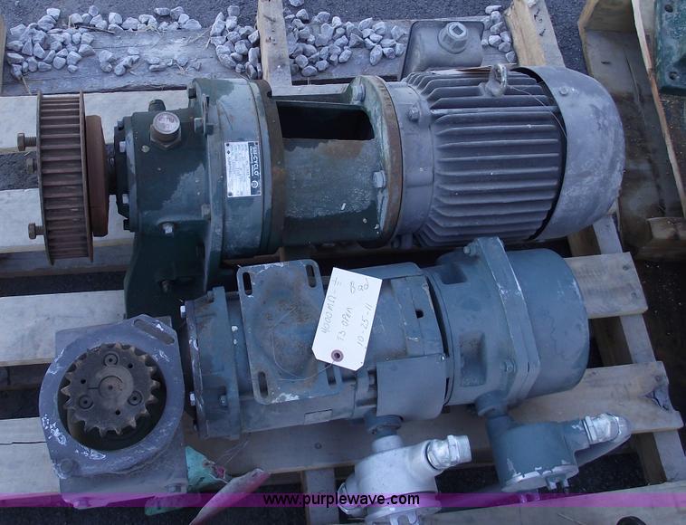 image for item E9552 (2) Pallets of electric motors