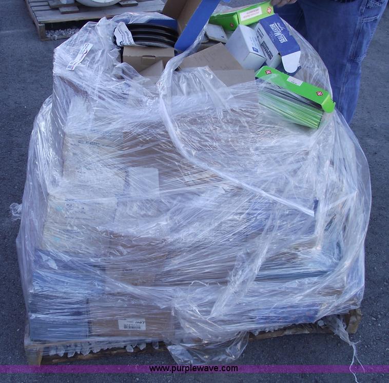 image for item E9553 Pallet of assorted barring, seal, pulleys and sprockets