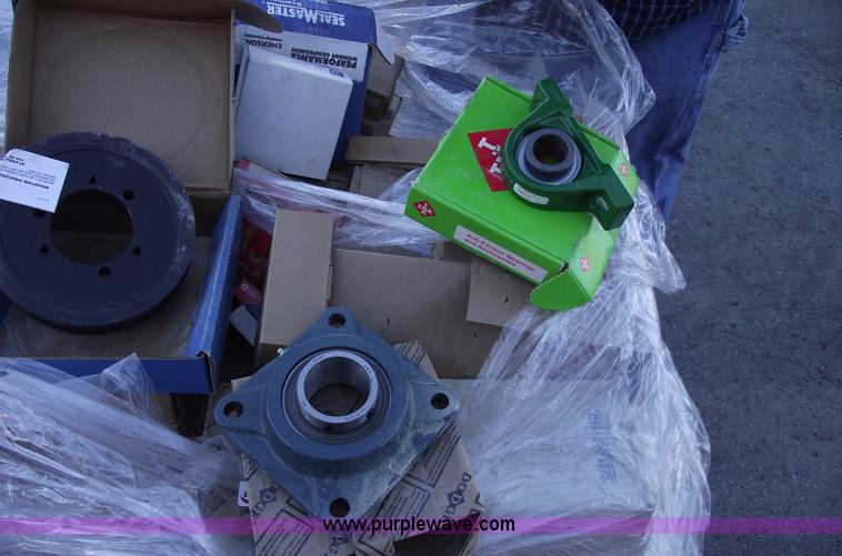 image for item E9553 Pallet of assorted barring, seal, pulleys and sprockets