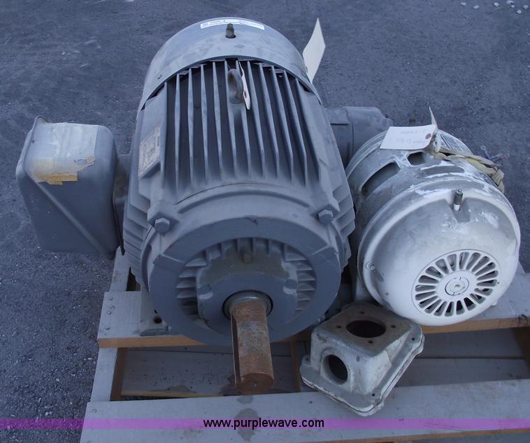 image for item E9562 (3) Electric motors