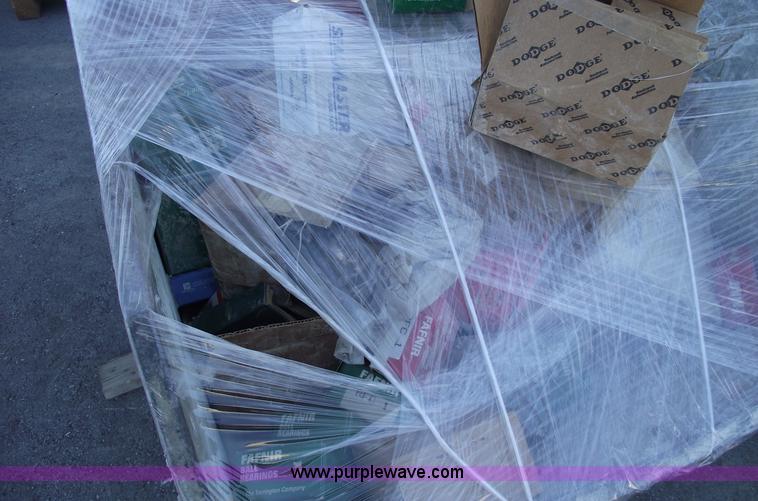 image for item E9566 Rolling dump cart filled with assorted items