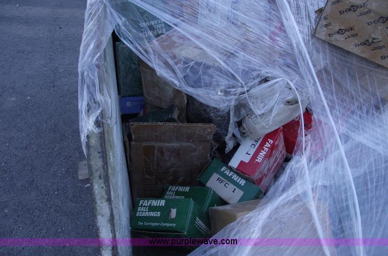 image for item E9566 Rolling dump cart filled with assorted items