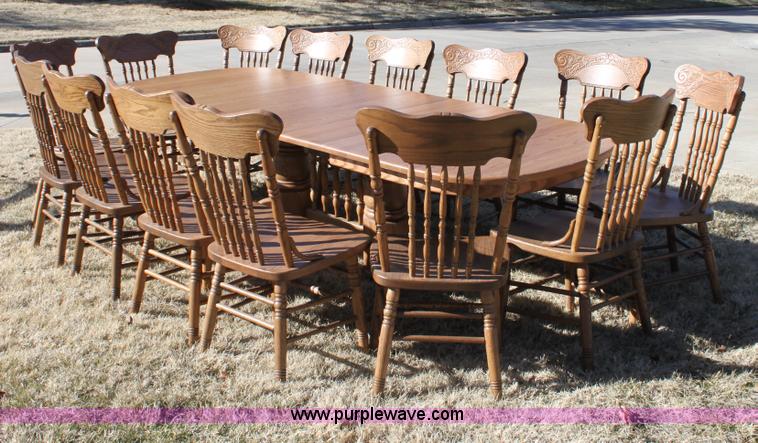 image for item F9954 Solid oak dining table