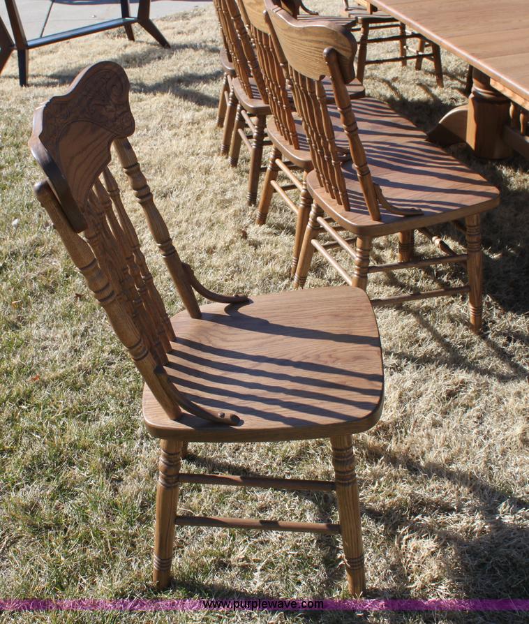 image for item F9954 Solid oak dining table