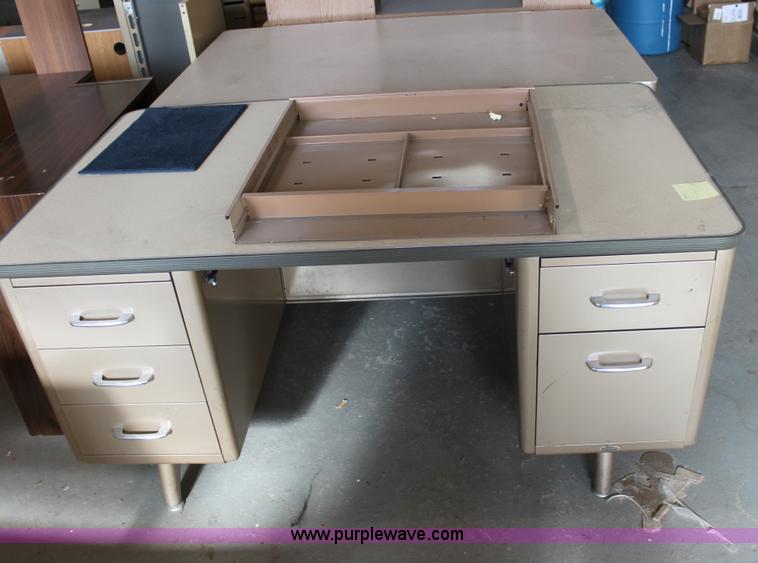 image for item F9991 (6) desks