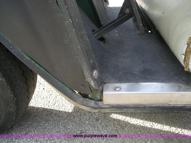 image for item I9751 1993 Ez-go GTX804 utility vehicle