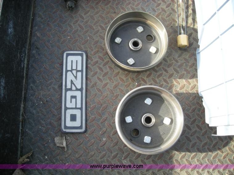 image for item I9751 1993 Ez-go GTX804 utility vehicle