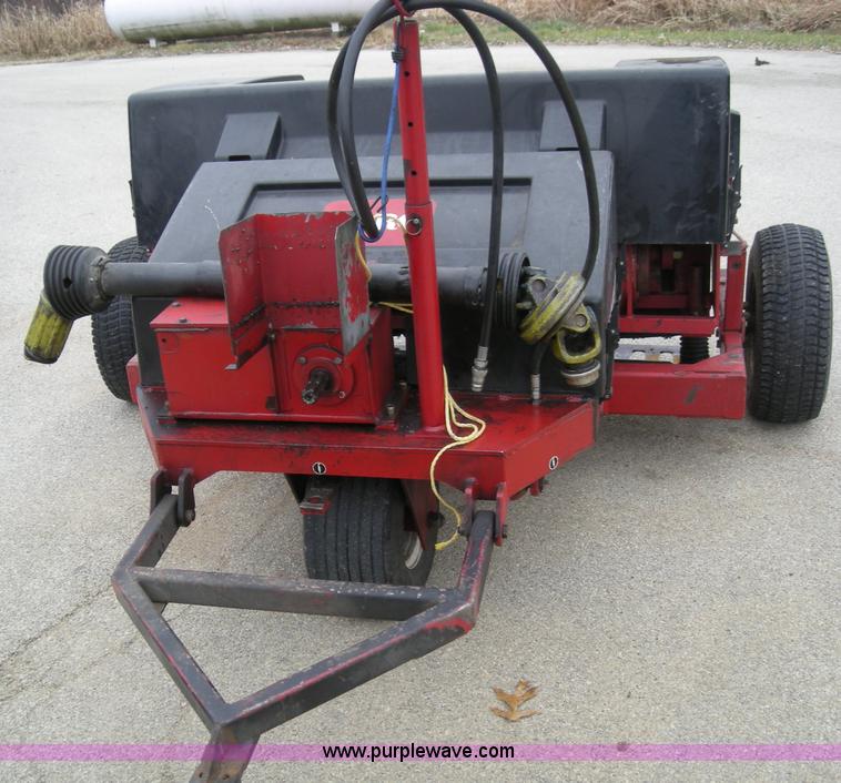 image for item I9752 1991 Toro 09501 pull behind fairway aerator