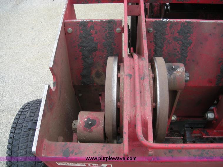 image for item I9752 1991 Toro 09501 pull behind fairway aerator