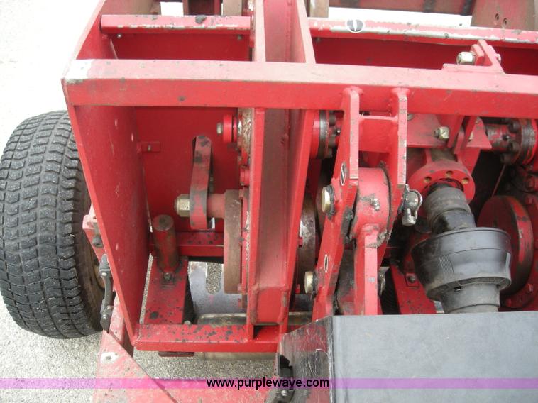 image for item I9752 1991 Toro 09501 pull behind fairway aerator