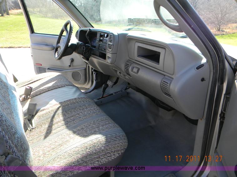 image for item I9754 1999 Chevrolet K2500 pickup truck