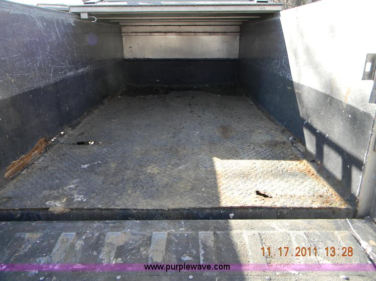 image for item I9754 1999 Chevrolet K2500 pickup truck