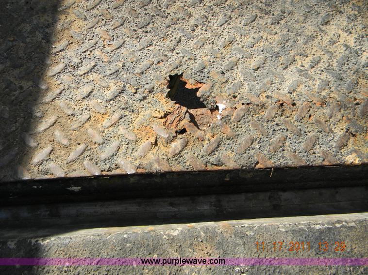 image for item I9754 1999 Chevrolet K2500 pickup truck