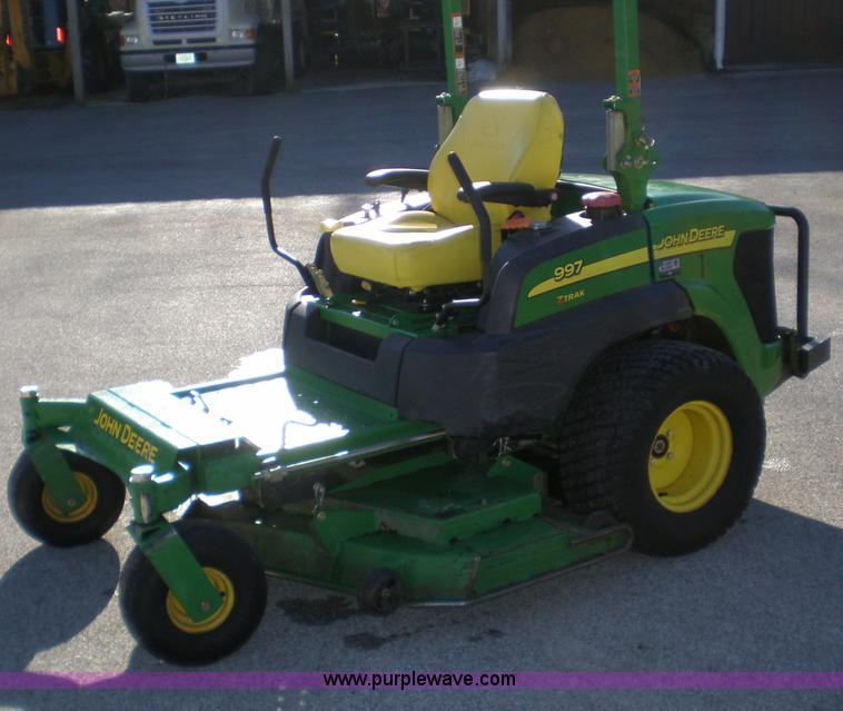 image for item I9755 2007 John Deere 997 mower