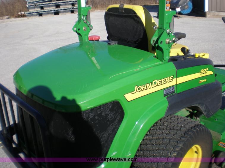 image for item I9755 2007 John Deere 997 mower