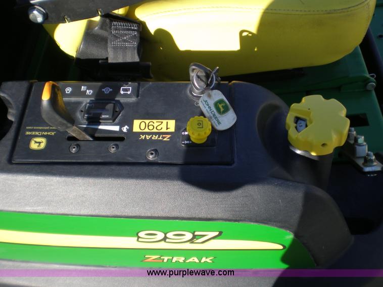 image for item I9755 2007 John Deere 997 mower