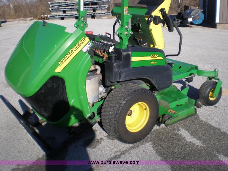 image for item I9755 2007 John Deere 997 mower