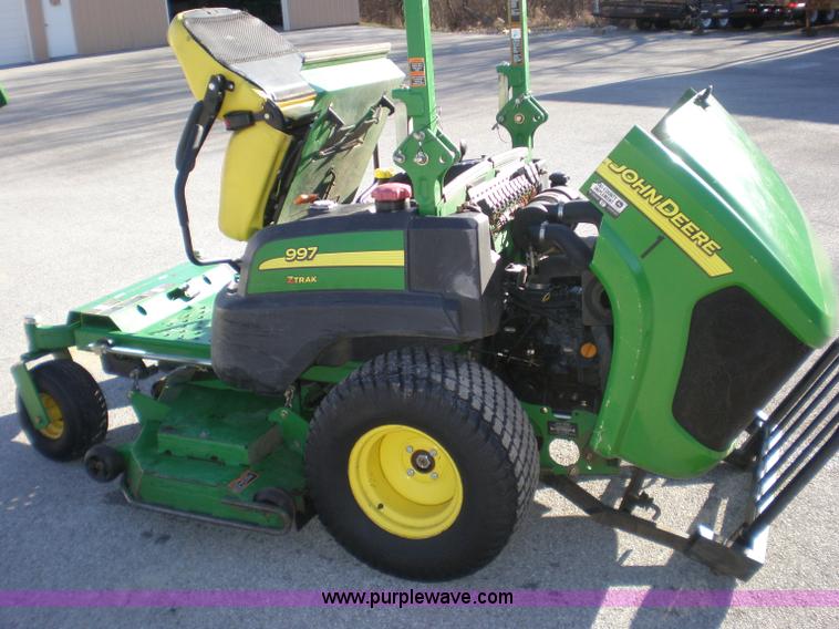 image for item I9755 2007 John Deere 997 mower