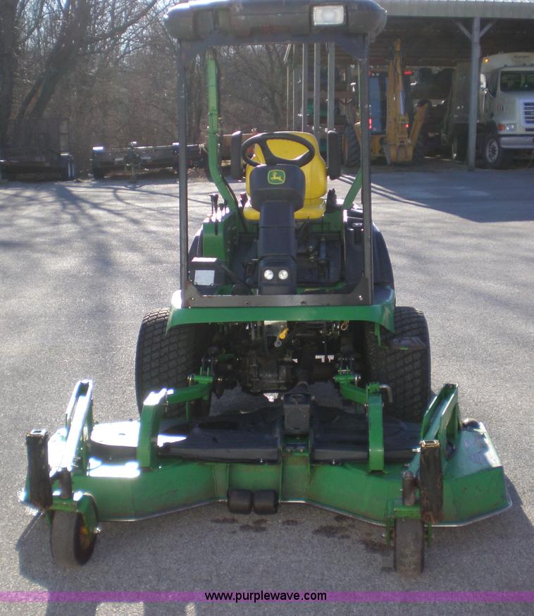 image for item I9758 2005 John Deere 1565 mower