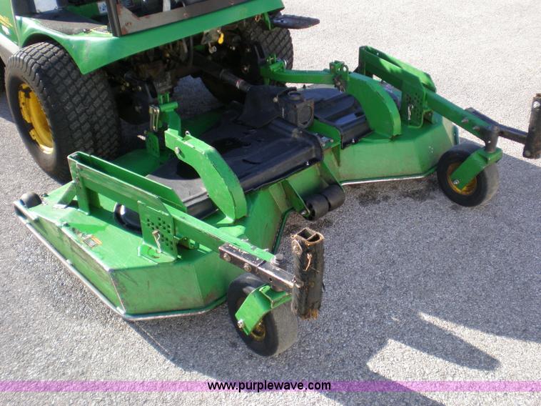 image for item I9758 2005 John Deere 1565 mower