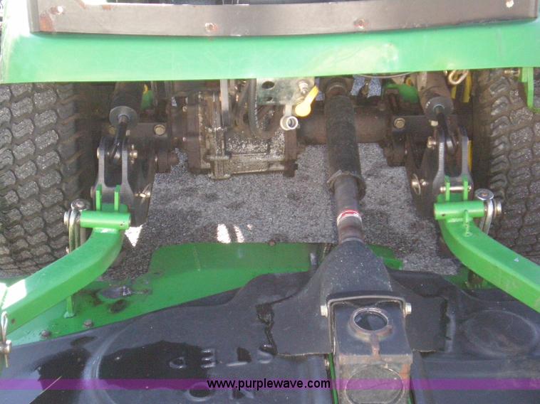 image for item I9758 2005 John Deere 1565 mower
