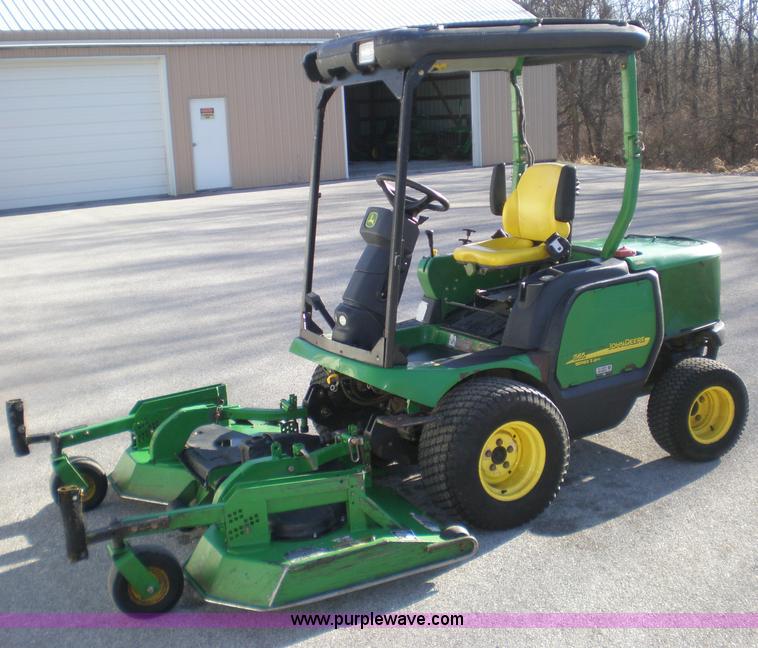 image for item I9758 2005 John Deere 1565 mower