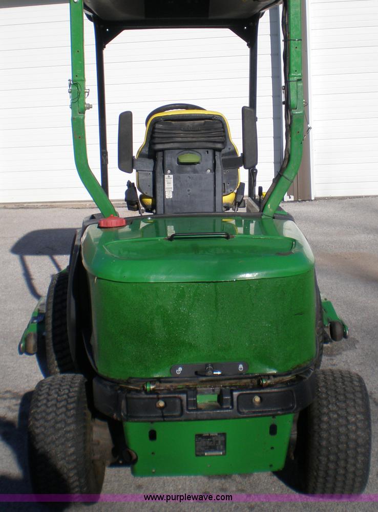 image for item I9758 2005 John Deere 1565 mower
