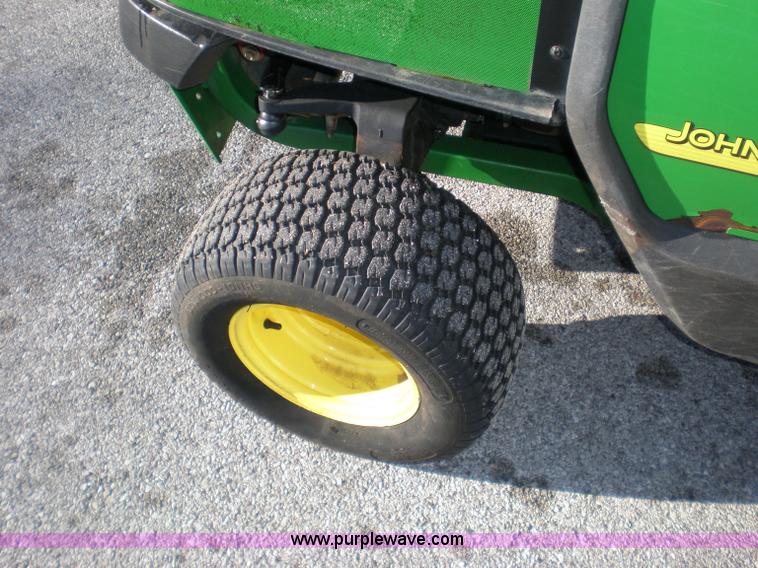 image for item I9758 2005 John Deere 1565 mower