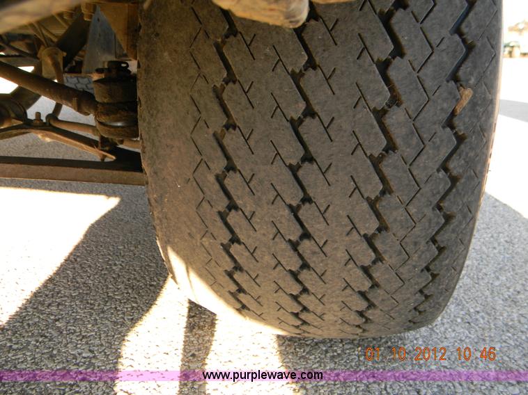 image for item I9759 1998 Toro Workman 3200 utility vehicle