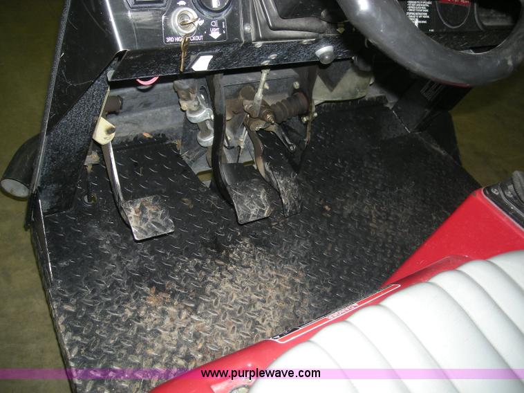 image for item I9759 1998 Toro Workman 3200 utility vehicle