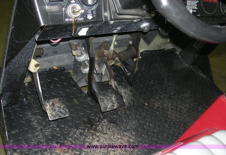 image for item I9759 1998 Toro Workman 3200 utility vehicle