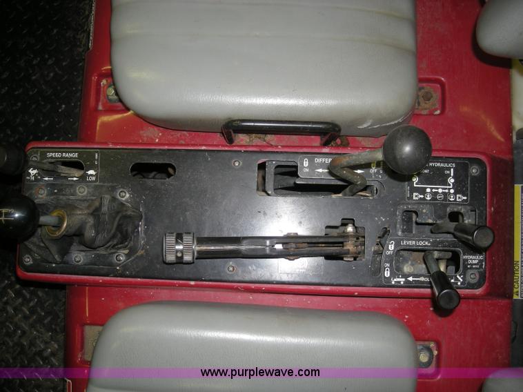 image for item I9759 1998 Toro Workman 3200 utility vehicle