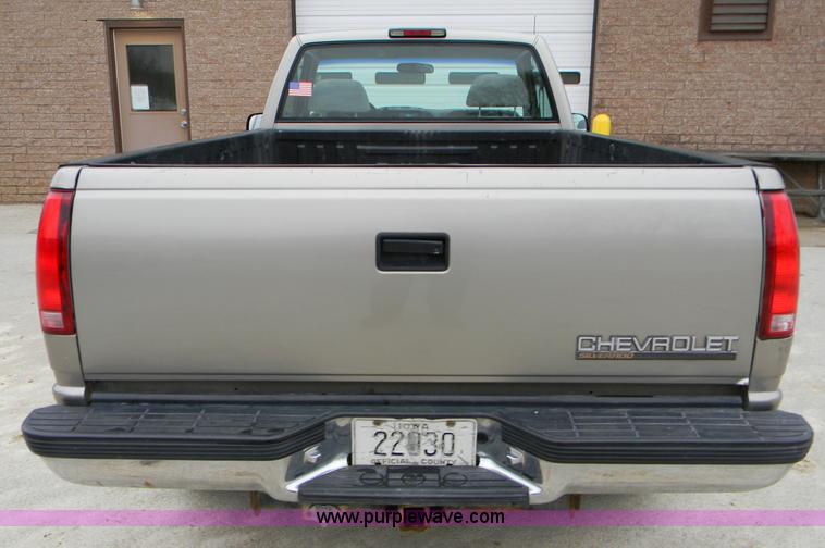 image for item I9761 1998 Chevrolet K2500 pickup truck