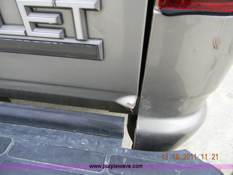 image for item I9761 1998 Chevrolet K2500 pickup truck