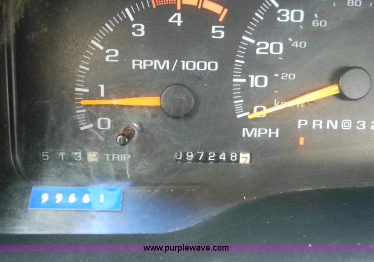 image for item I9761 1998 Chevrolet K2500 pickup truck