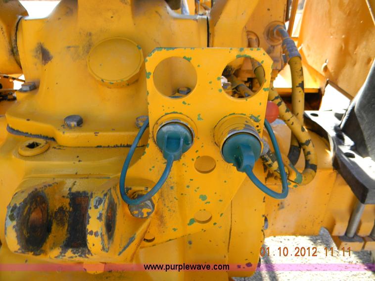 image for item I9762 John Deere 2155 tractor