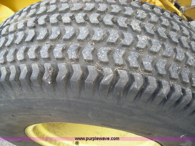 image for item I9762 John Deere 2155 tractor