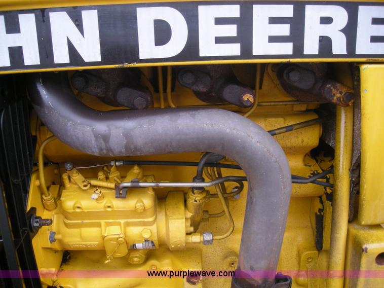 image for item I9762 John Deere 2155 tractor