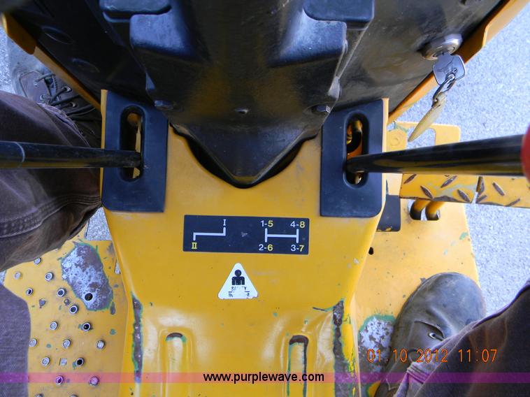 image for item I9762 John Deere 2155 tractor