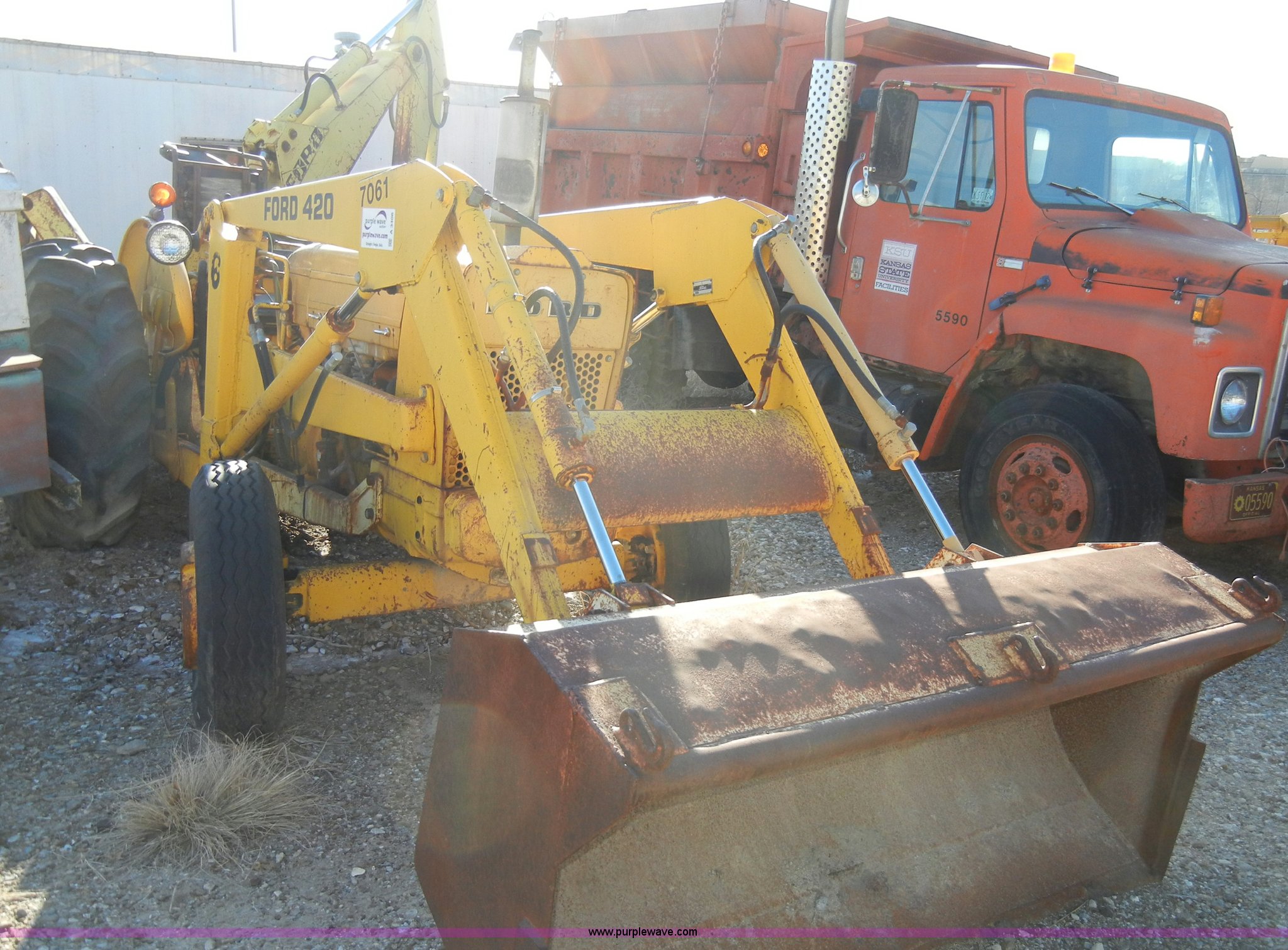 Ford 420 RD22ik tractor with loader and backhoe in Manhattan, KS Item