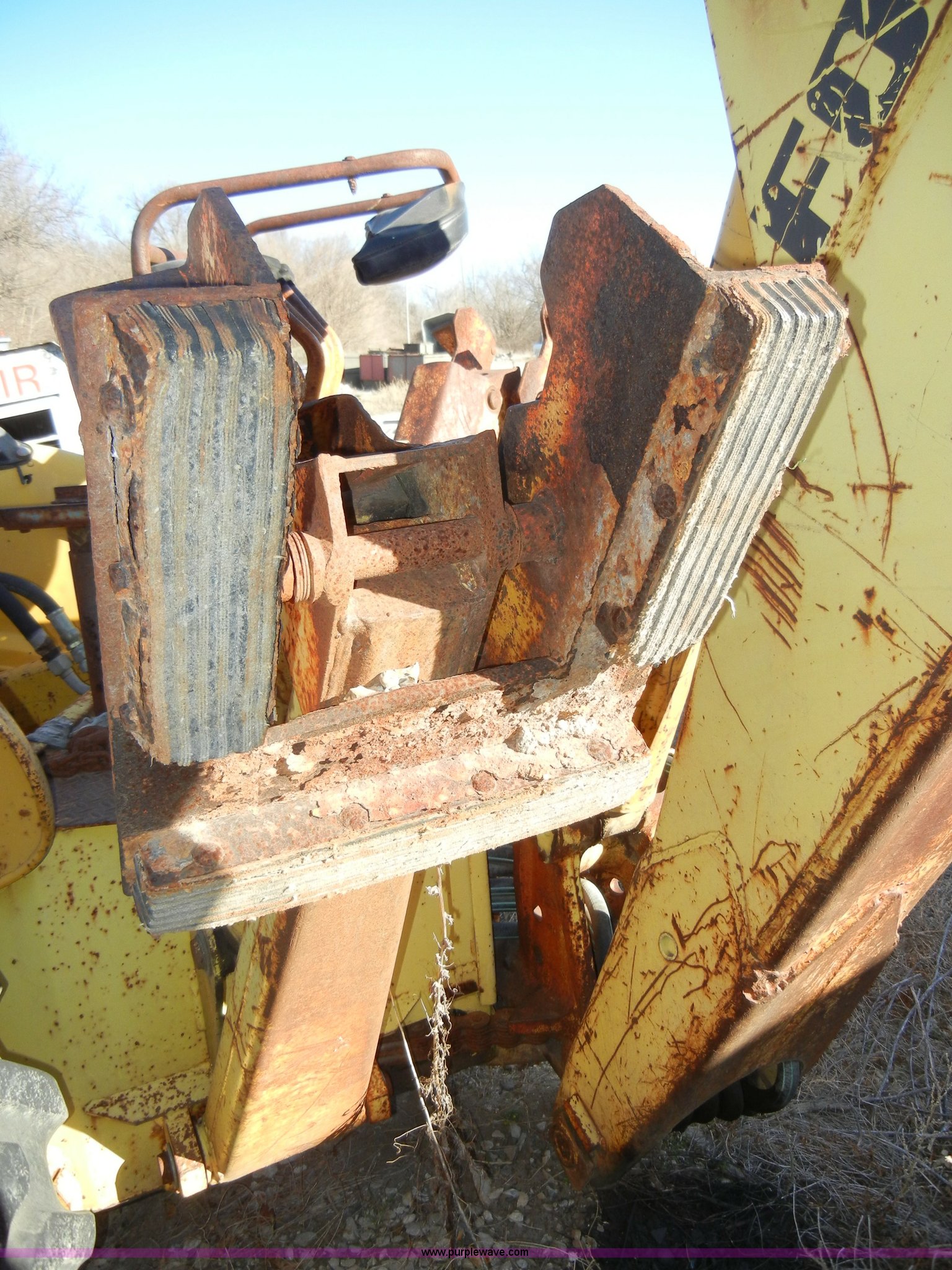 Ford 420 RD22ik tractor with loader and backhoe in Manhattan, KS Item