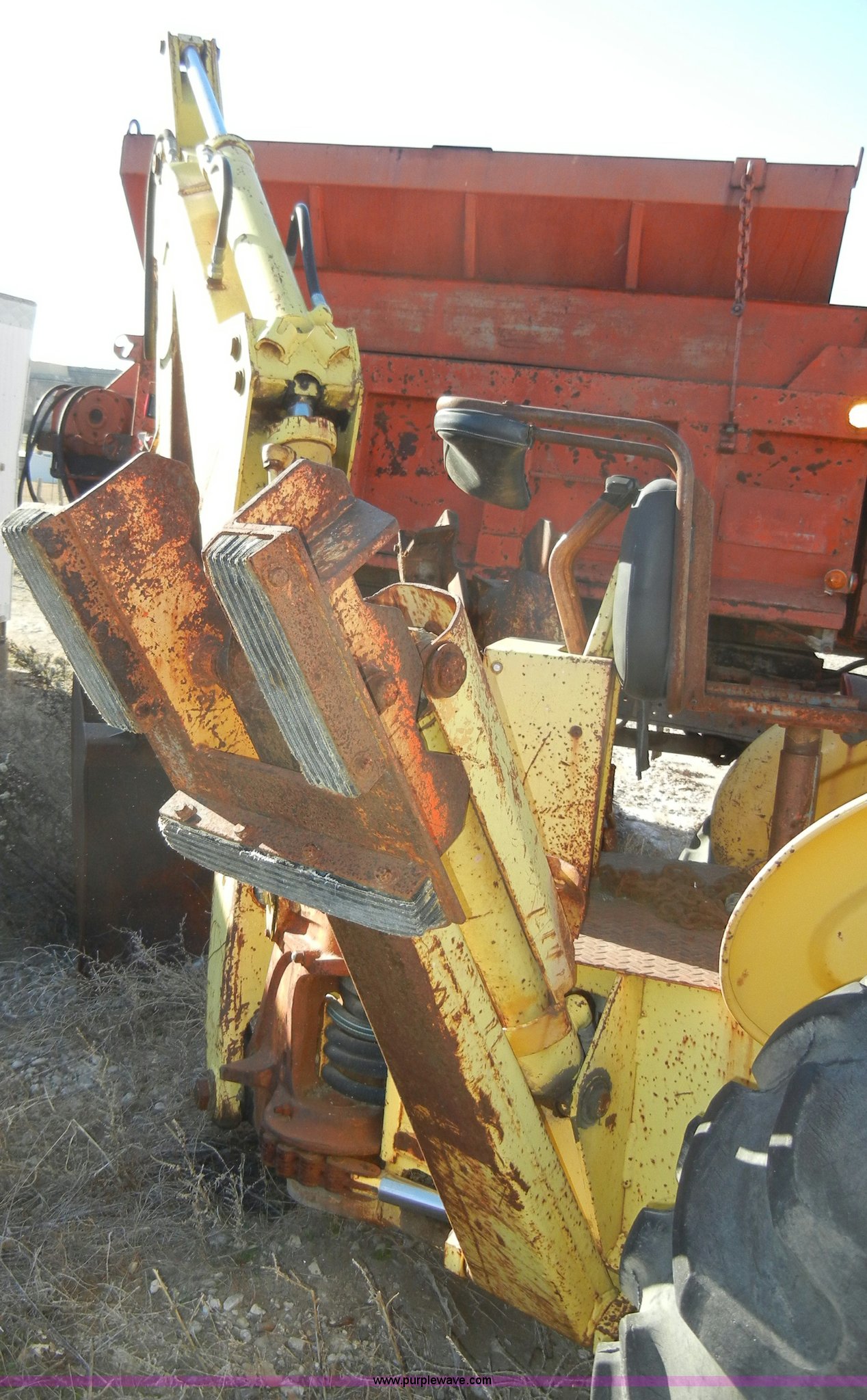 Ford 420 RD22ik tractor with loader and backhoe in Manhattan, KS Item