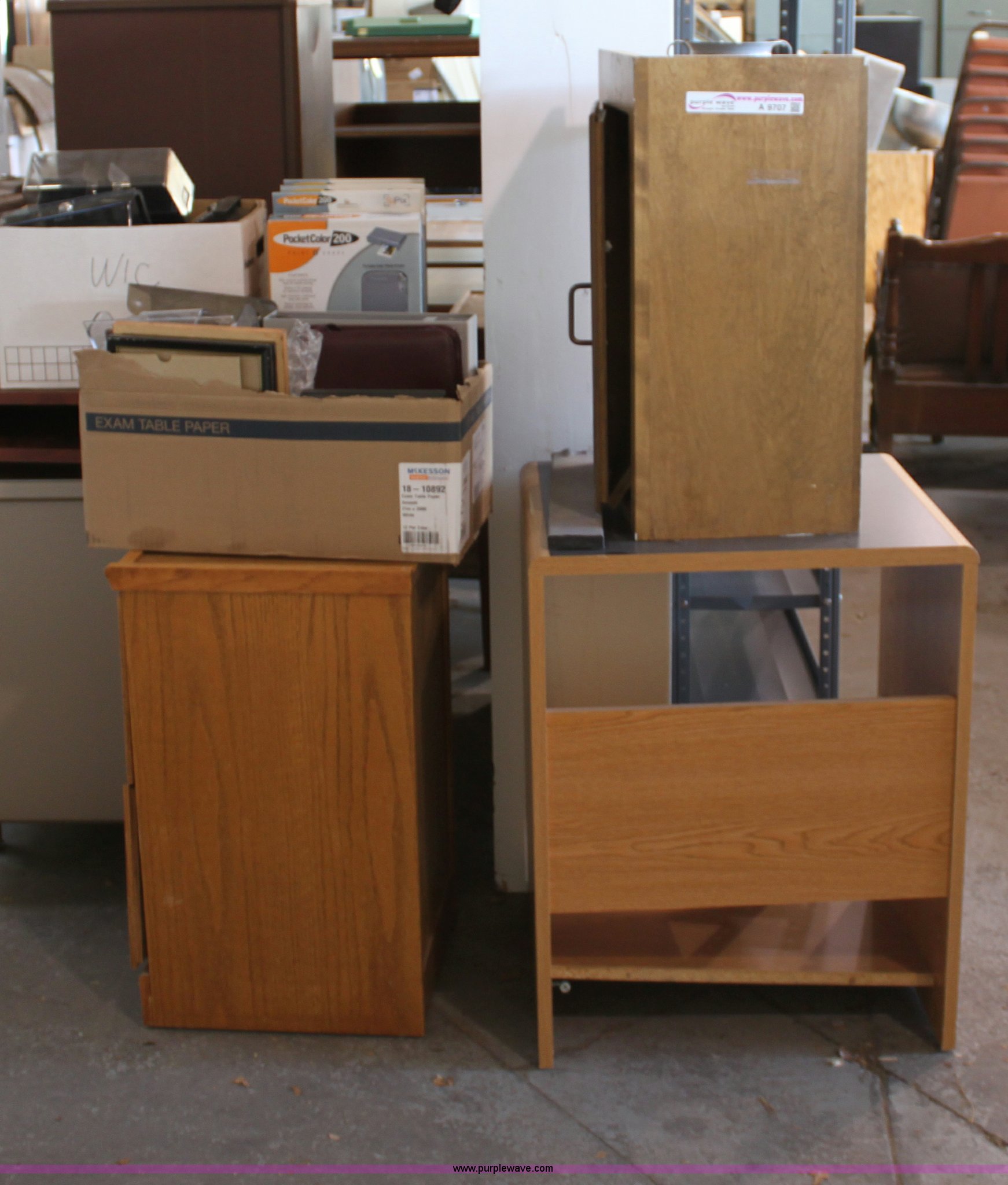 Assorted furniture in Hutchinson, KS Item A9707 sold Purple Wave