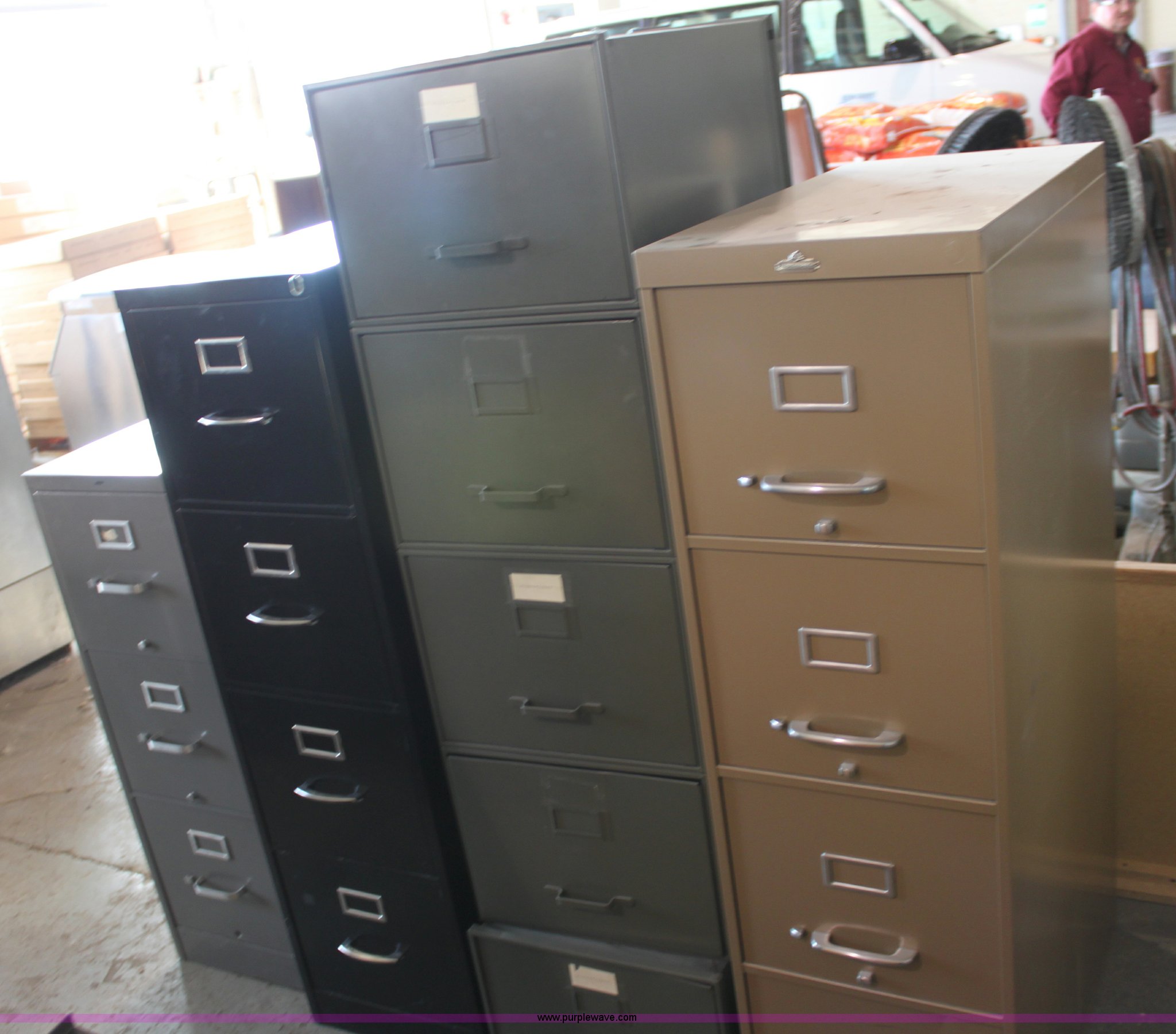 Assorted office furniture in Hutchinson, KS Item A9712 sold Purple Wave