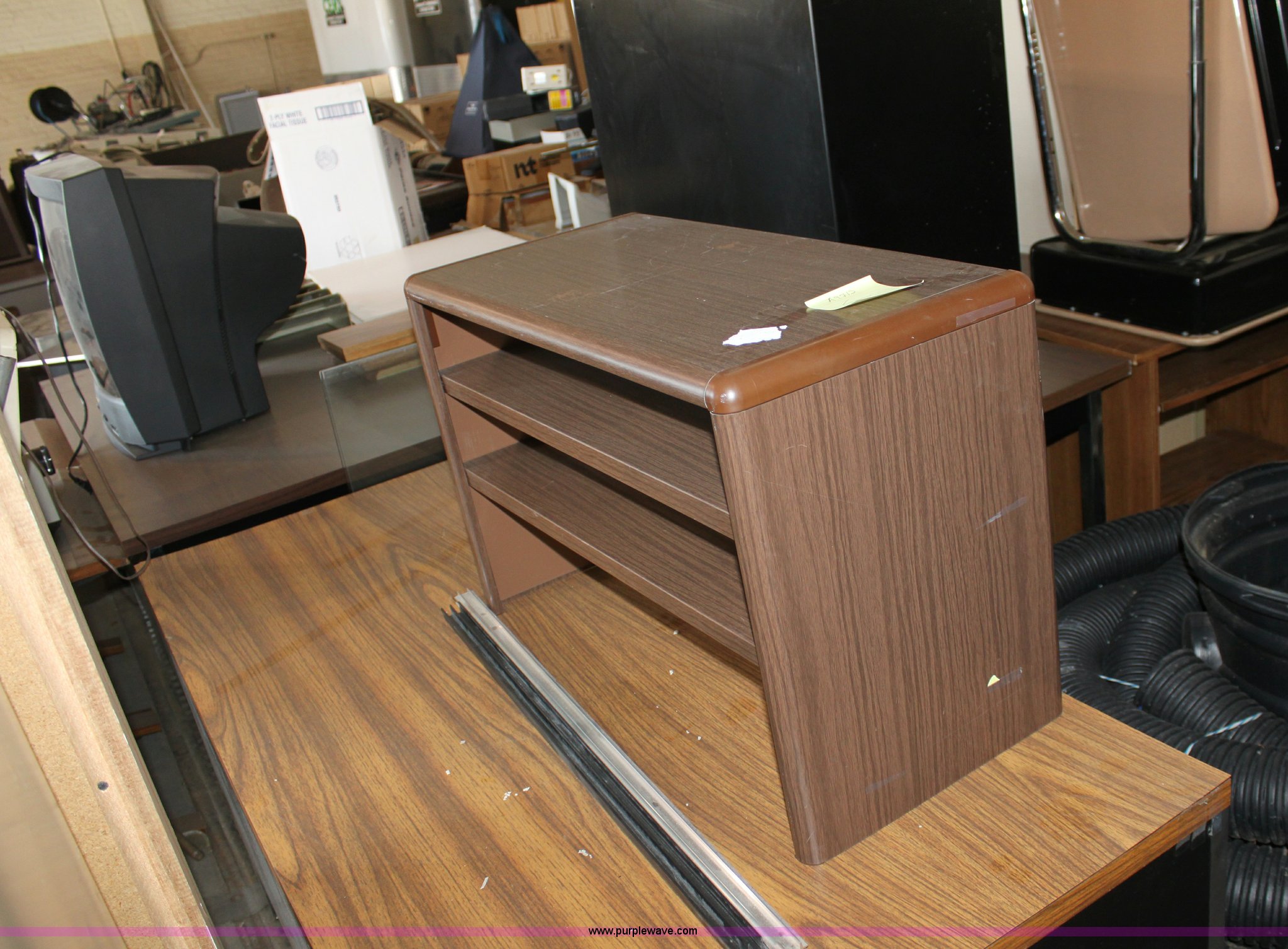 Assorted office furniture in Hutchinson, KS Item A9712 sold Purple Wave