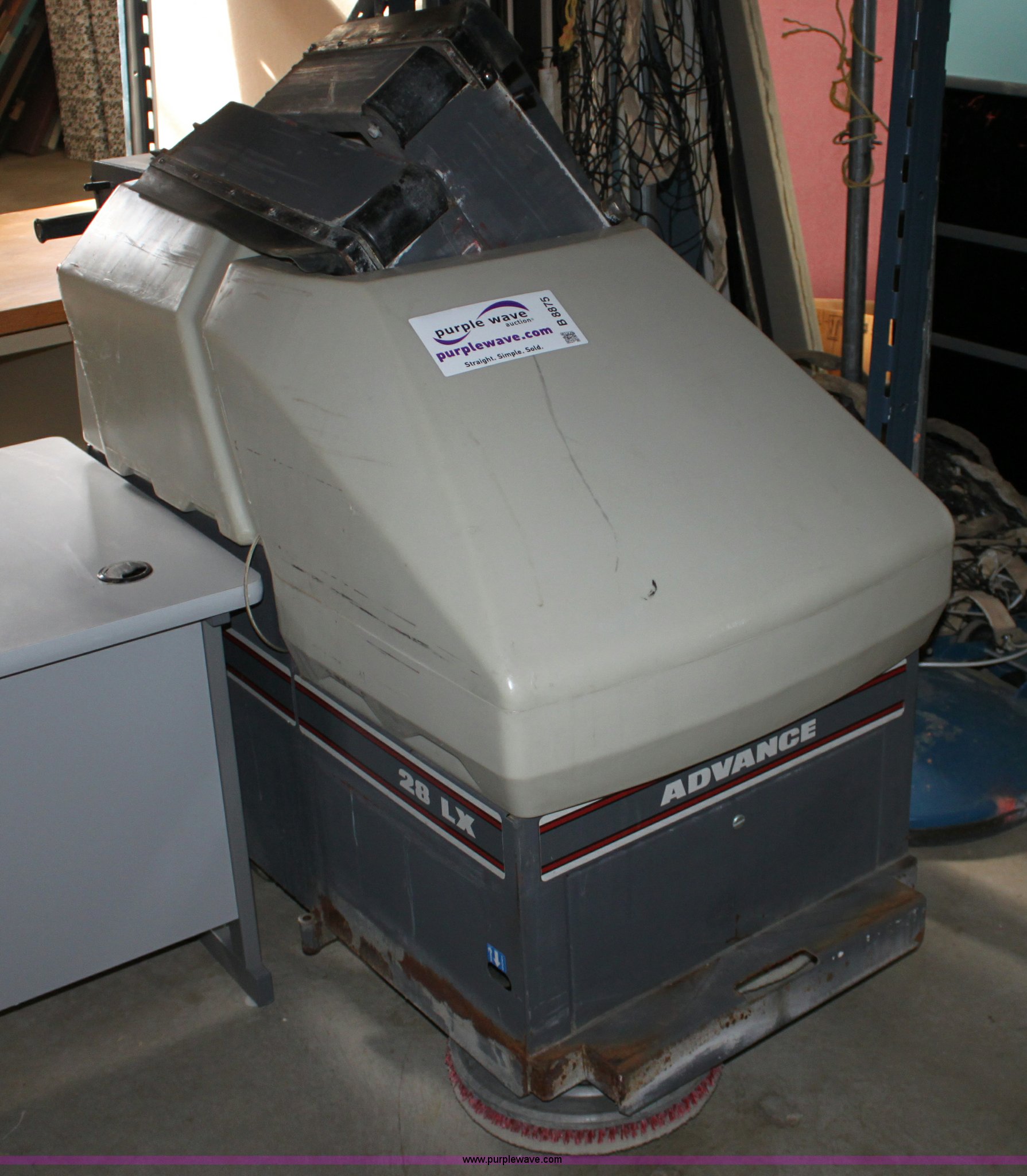 Advance 28LX floor scrubbing machine in McPherson, KS Item B8875 sold