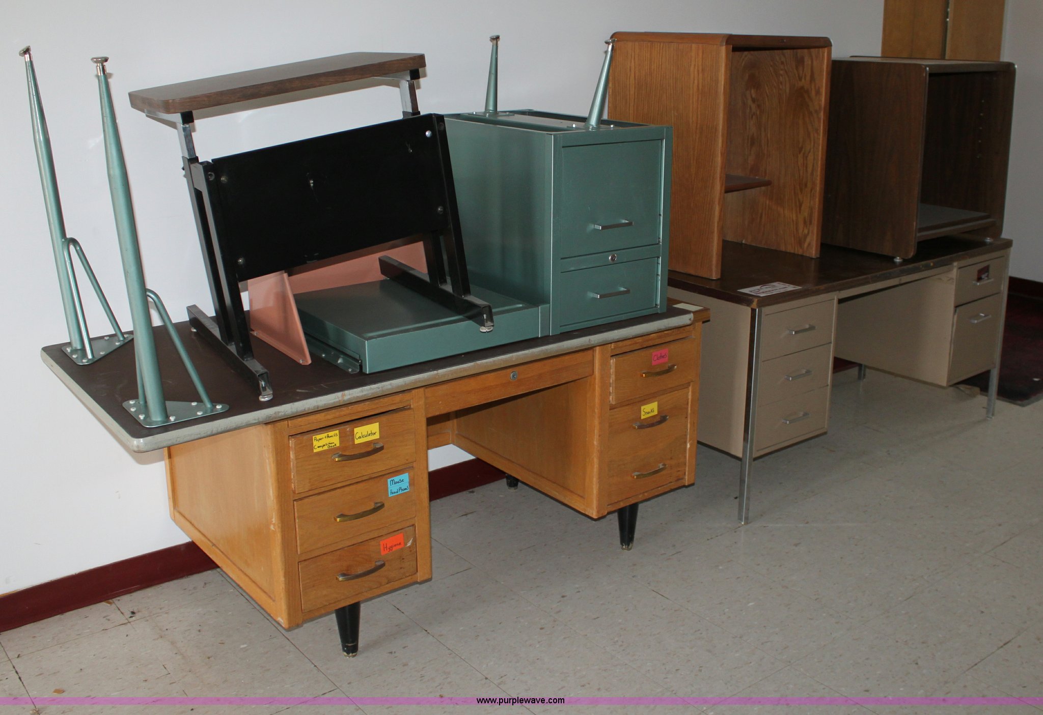 Assorted furniture in McPherson, KS Item B8876 sold Purple Wave