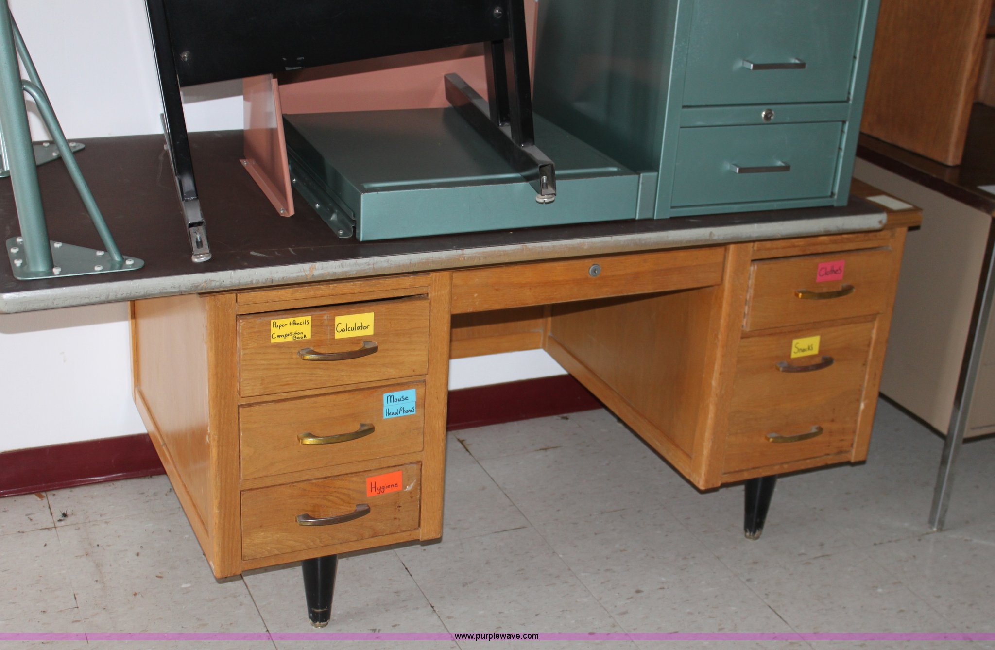 Assorted furniture in McPherson, KS Item B8876 sold Purple Wave